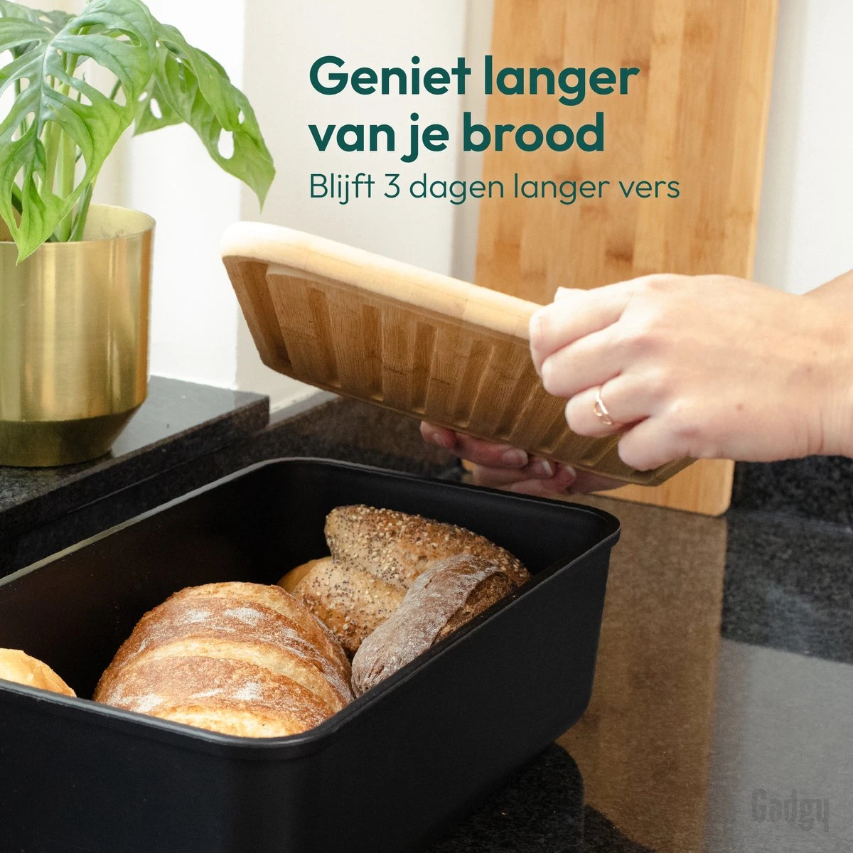 Gadgy Broodtrommel Met Bamboe Deksel – Brooddoos Met Snijplank - 36x19.5x11.5 Cm- Zwart - Afbeelding 2