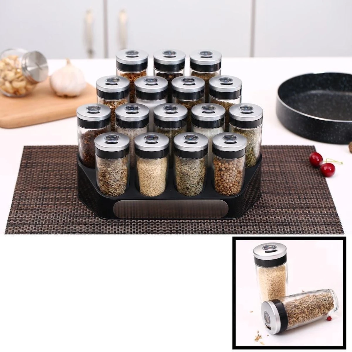 Merkloos Decopatent® Kruidenrek Incl. 16 Glazen Kruiden Potjes - Rvs Strooideksel - Staand Kruiden & Specerijen Rek - Kruidenpotjes Glas