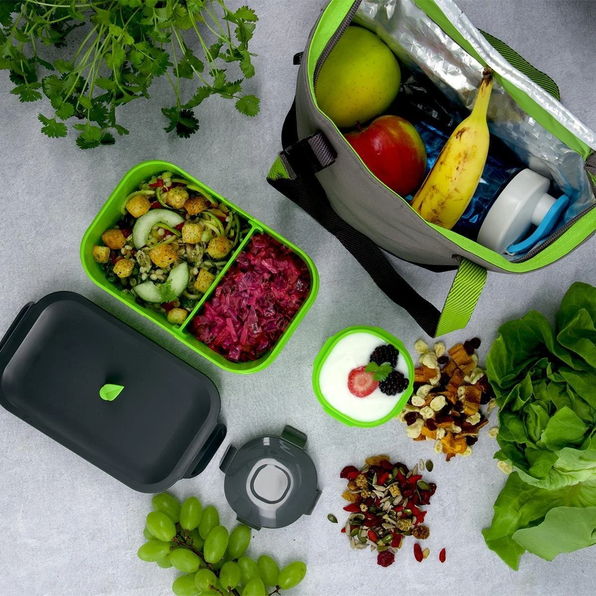Homra Lunchset In Tas BREAQ Green - Broodtrommel - Yoghurtbeker - Koeltas - Lunch To Go - Duurzaam Kunststof - BPA Vrij - Lunchtrommel - Magnetron, Diepvries, Vaatwasser Bestendig - Grijs Met Groen - Picknick - Kantoor - School - Vers Houden - Afbeelding 3