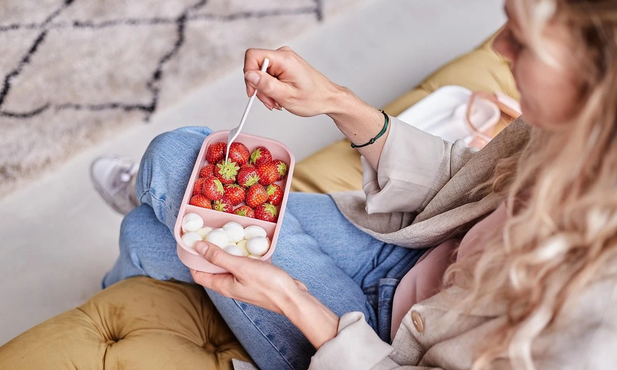 Homra Lunchbox STAQS Pink - Bento Box - 2 Laags Broodtrommel - 3 Compartimenten - Roze - Lunch To Go - Duurzaam Kunststof - BPA Vrij - 3 Vaks Lunchtrommel Voor Volwassenen - Inclusief Bestek - Magnetron, Diepvries, Vaatwasser Bestendig - Vers Houden - Afbeelding 7