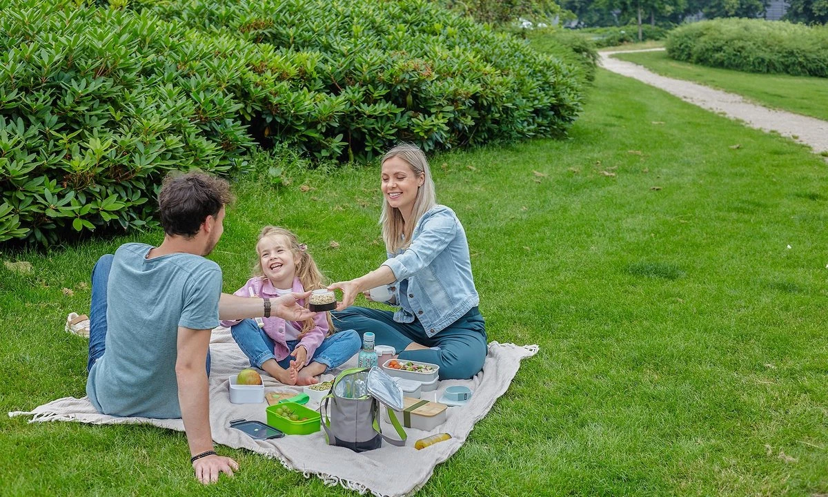Homra Lunchset In Tas BREAQ Green - Broodtrommel - Yoghurtbeker - Koeltas - Lunch To Go - Duurzaam Kunststof - BPA Vrij - Lunchtrommel - Magnetron, Diepvries, Vaatwasser Bestendig - Grijs Met Groen - Picknick - Kantoor - School - Vers Houden - Afbeelding 5
